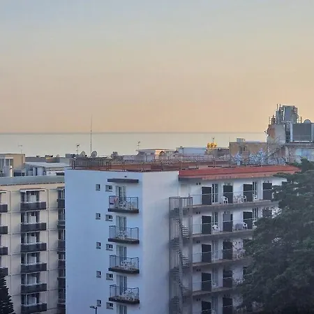 Rene Go2llolet Apartment