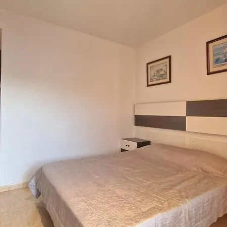 Rene Go2llolet * יורט דה מאר