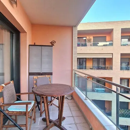 Rene Go2llolet * יורט דה מאר