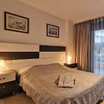 Apartment Rene Go2llolet